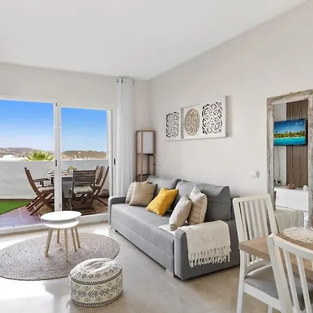 Beautiful 3 Bed Stylish & Cozy Apartment - Susanna Suite Mijas Exterior photo
