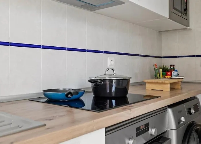 Beautiful 3 Bed Stylish & Cozy Apartment - Susanna Suite