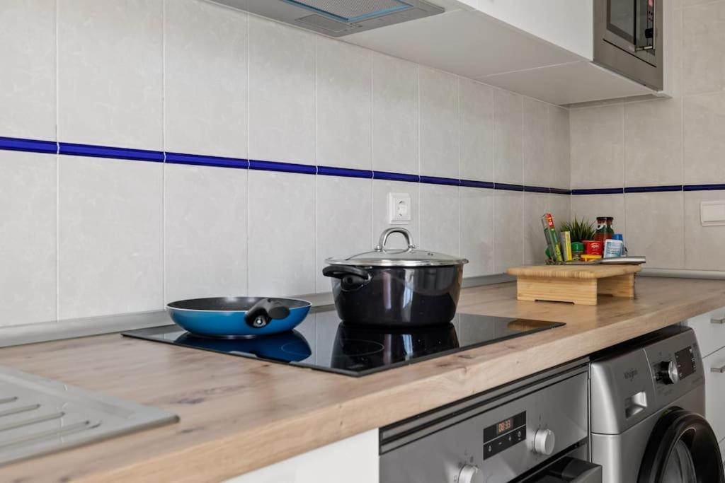 Beautiful 3 Bed Stylish & Cozy - Susanna Appartement